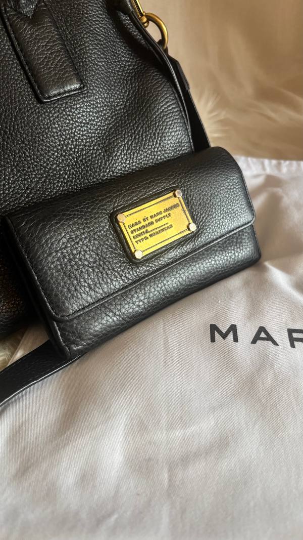 MARC BY MARC JACOBS Leather Handbag and Wallet Set Black Pebbled