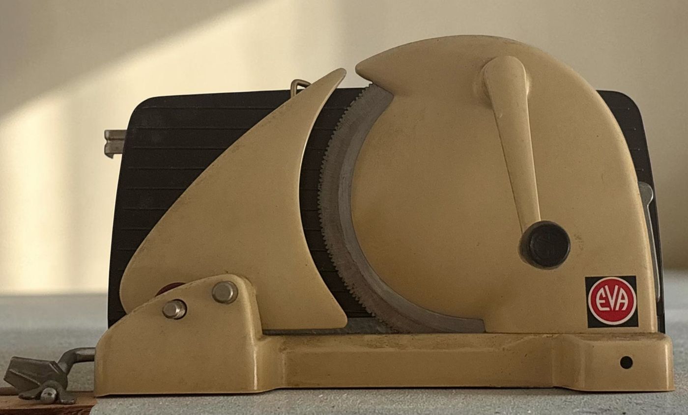 EVA Vintage Manual Bread Slicer Beige