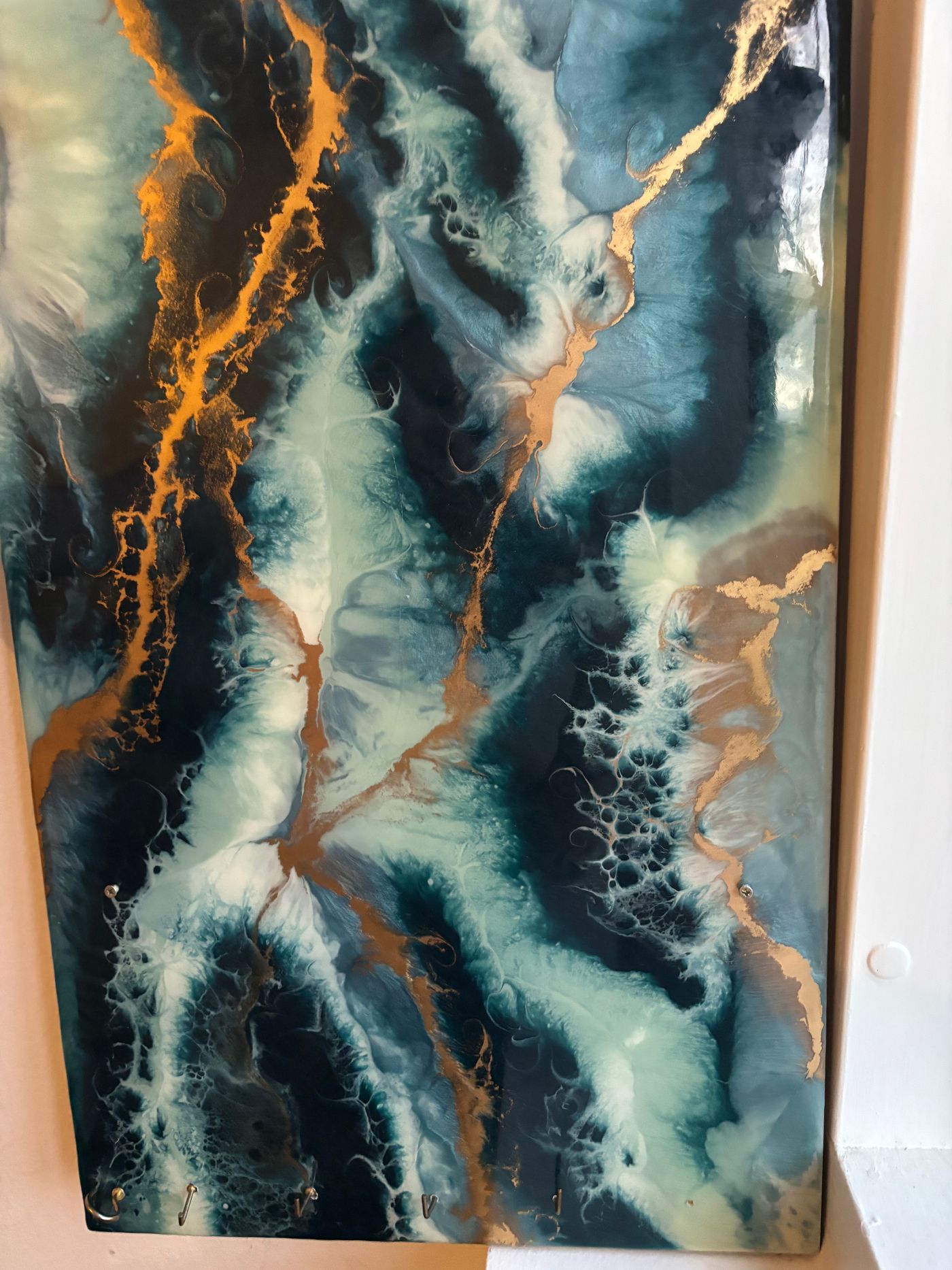 Abstract Epoxy Resin Wall Key Holder with Metallic Gold Accents — view 6