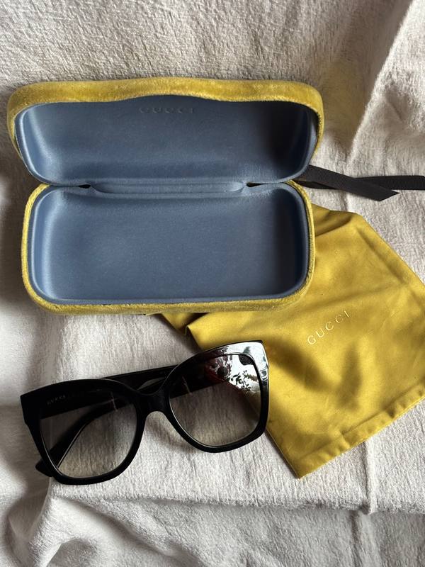 GUCCI Oversized Cat-Eye Sunglasses Black Acetate