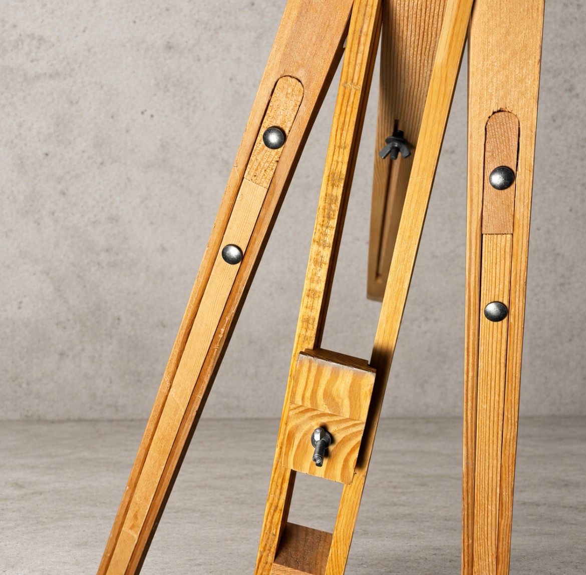 Adjustable Tripod Artist’s Easel in Honey-Coloured Wood — view 3