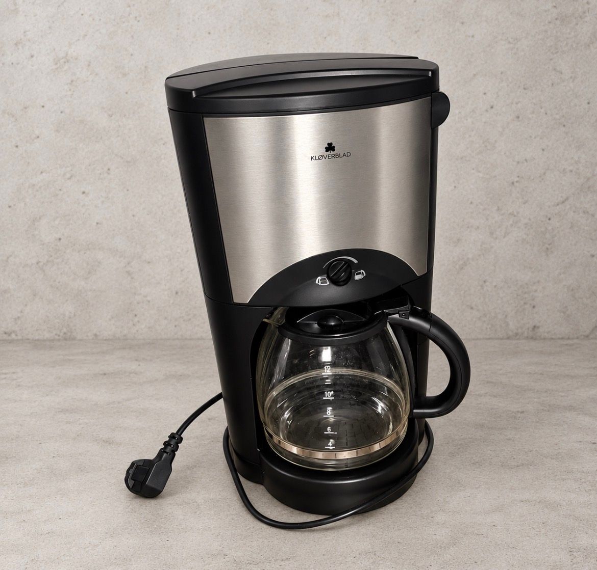 Kløverblad Filter Coffee Maker with Glass Carafe and Brushed-Metal Front